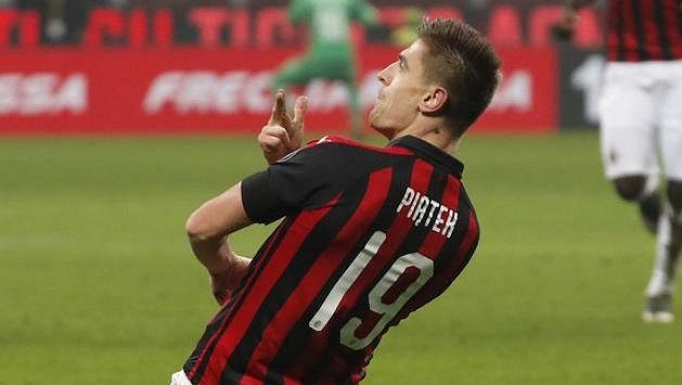 Krzysztof Piatek a jeho tradiční pistolnická oslava. Krzysztof Piatek a jeho tradiční pistolnická oslava.