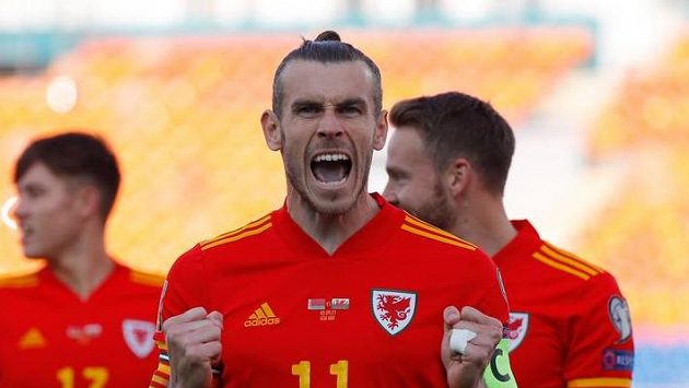 Kapitán Walesu Gareth Bale se raduje po jednom ze svých gólů proti Bělorusku. Kapitán Walesu Gareth Bale se raduje po jednom ze svých gólů proti Bělorusku.