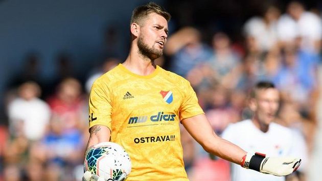 Brankář Baníku Ostrava Viktor Budinský během utkání na Spartě. Brankář Baníku Ostrava Viktor Budinský během utkání na Spartě.