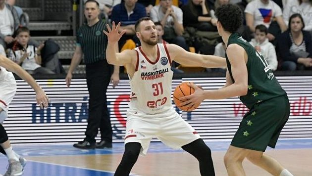 Basketbalista Martin Kříž prodloužil smlouvu s Nymburkem na další dvě sezony Basketbalista Martin Kříž prodloužil smlouvu s Nymburkem na další dvě sezony