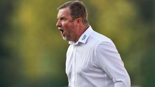 Plzeňský trenér Pavel Vrba byl v první půli utkání na Julisce hodně nespokojený. Plzeňský trenér Pavel Vrba byl v první půli utkání na Julisce hodně nespokojený.