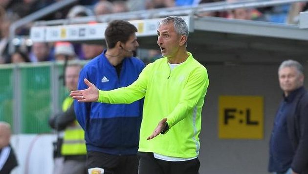 Asistent libereckého trenéra Pavel Medynský během utkání 14. kola první fotbalové ligy Asistent libereckého trenéra Pavel Medynský během utkání 14. kola první fotbalové ligy