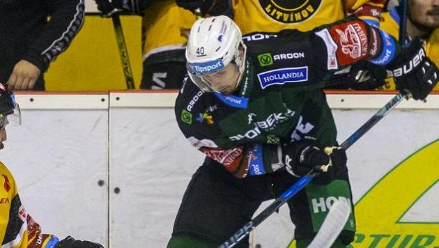 Zleva Michal Trávníček z Litvínova a Tomáš Kubalík z Karlových Varů. Zleva Michal Trávníček z Litvínova a Tomáš Kubalík z Karlových Varů.