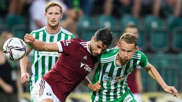 Dávid Hancko ze Sparty Praha a Jan Chramosta z Bohemians Dávid Hancko ze Sparty Praha a Jan Chramosta z Bohemians