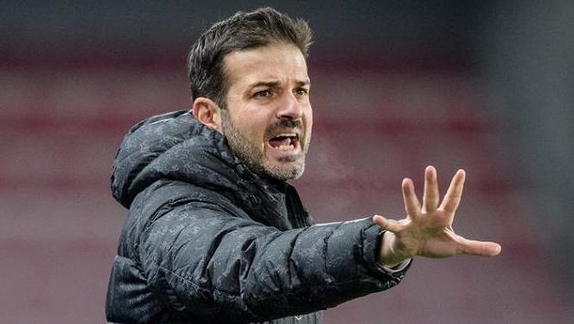 Trenér Andrea Stramaccioni a spol. se Spartě proklatě prodražili. Trenér Andrea Stramaccioni a spol. se Spartě proklatě prodražili.