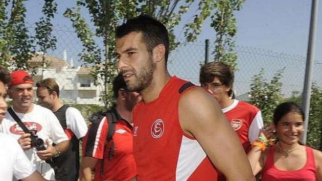 Álvaro Negredo bude hrát Premier League v dresu Manchesteru City. Álvaro Negredo bude hrát Premier League v dresu Manchesteru City.