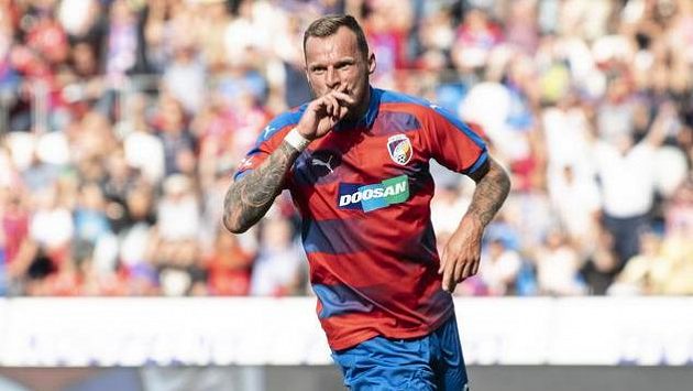 Jakub Řezníček z Viktorie Plzeň oslavuje svůj druhý gól proti Mladé Boleslavi. Jakub Řezníček z Viktorie Plzeň oslavuje svůj druhý gól proti Mladé Boleslavi.