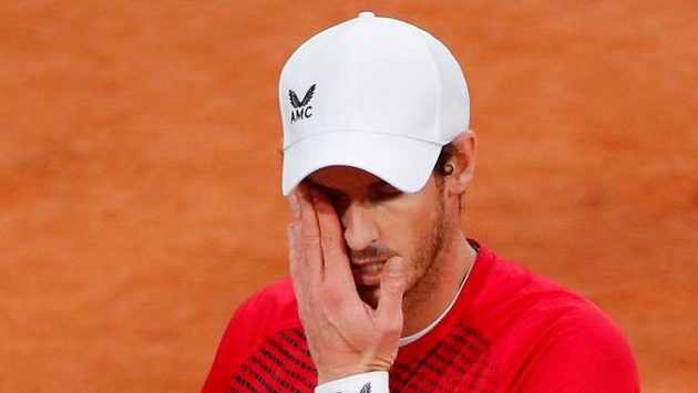 Tennis player Murray takes a break due to hip problems