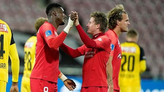 Midtjyllandští Sory Caba, Anders Dreyer a Alexander Scholz slaví. Midtjyllandští Sory Caba, Anders Dreyer a Alexander Scholz slaví.
