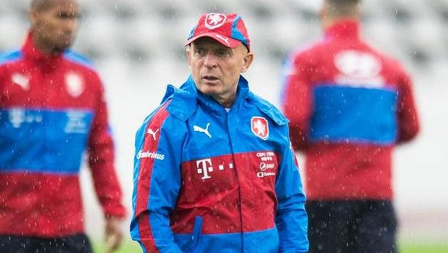 Nový trenér české fotbalové reprezentace Karel Jarolím. Nový trenér české fotbalové reprezentace Karel Jarolím.