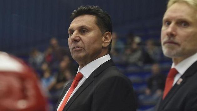 Trenéři Hradce Králové (zleva) Vladimír Růžička a Tomáš Martinec. Trenéři Hradce Králové (zleva) Vladimír Růžička a Tomáš Martinec.
