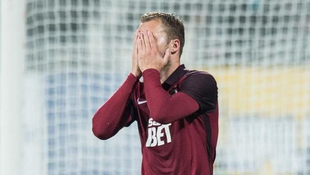 Michal Kadlec ze Sparty během utkání v Jihlavě. Také pro zkušeného obránce podzim skončil. Michal Kadlec ze Sparty během utkání v Jihlavě. Také pro zkušeného obránce podzim skončil.