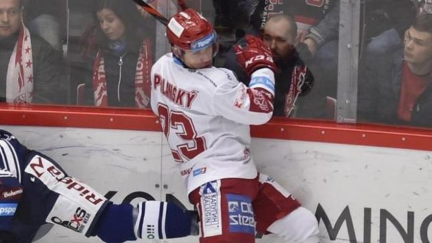Útočník Třince Jiří Polanský. Útočník Třince Jiří Polanský.
