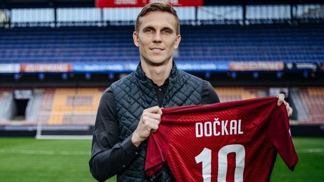 Kapitán reprezentace Bořek Dočkal obléká po čínské anabázi až zase sparťanský dres. Kapitán reprezentace Bořek Dočkal obléká po čínské anabázi až zase sparťanský dres.