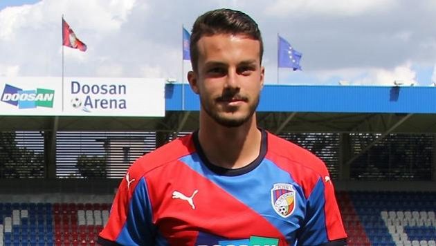 Jakub Hromada, záložník Plzně. Jakub Hromada, záložník Plzně.