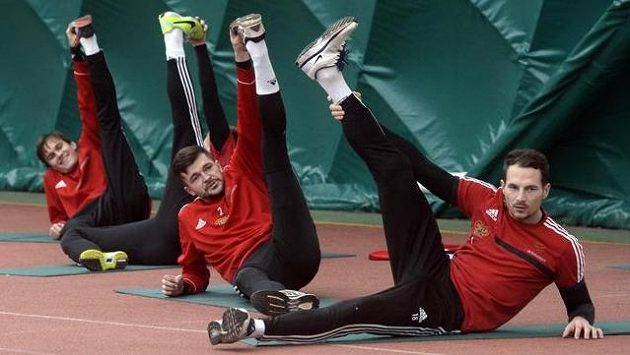 Fotbalisté Dukly zahájili zimní přípravu. Zprava jsou Jakub Podaný a Jan Šimůnek. Fotbalisté Dukly zahájili zimní přípravu. Zprava jsou Jakub Podaný a Jan Šimůnek.