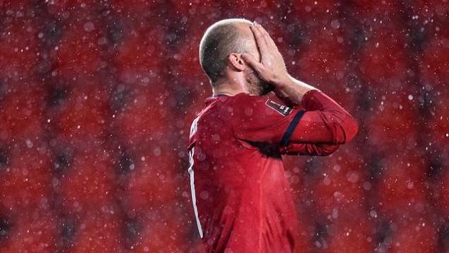 Český útočník Michael Krmenčík po nastřelené tyči v kvalifikačním utkání s Belgií. Český útočník Michael Krmenčík po nastřelené tyči v kvalifikačním utkání s Belgií.