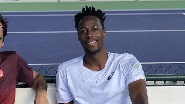 Kuriozní zranění omezuje tenistu Gaëla Monfilse (vpravo) těsně před vstupem do Australian Open. Kuriozní zranění omezuje tenistu Gaëla Monfilse (vpravo) těsně před vstupem do Australian Open.