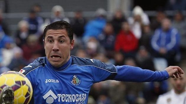 Obránce Getafe Roberto Lago. Obránce Getafe Roberto Lago.