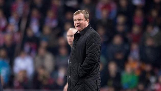 Český trenér Pavel Vrba během utkání kvalifikace s Turky. Český trenér Pavel Vrba během utkání kvalifikace s Turky.
