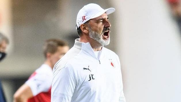 Trenér Slavie Praha Jindřich Trpišovský během utkání 4. kola Fortuna ligy s FK Teplice. Trenér Slavie Praha Jindřich Trpišovský během utkání 4. kola Fortuna ligy s FK Teplice.
