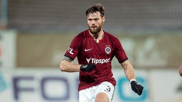 Sparťan Ondřej Čelůstka během utkání v Teplicích. Sparťan Ondřej Čelůstka během utkání v Teplicích.