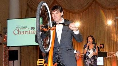 Jaromír Jágr na molu při společenské akci ve Philadelhpii. A to před pár týdny, bylo mu devětatřicet. Jaromír Jágr na molu při společenské akci ve Philadelhpii. A to před pár týdny, bylo mu devětatřicet.