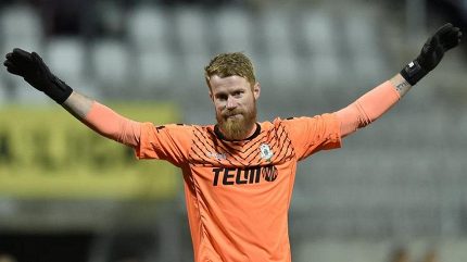 Ženil se na hřišti, teď je rekordmanem pod palbou