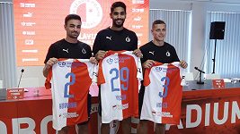 Fotbalová Slavia představila posily pro novou sezonu Fotbalová Slavia představila posily pro novou sezonu