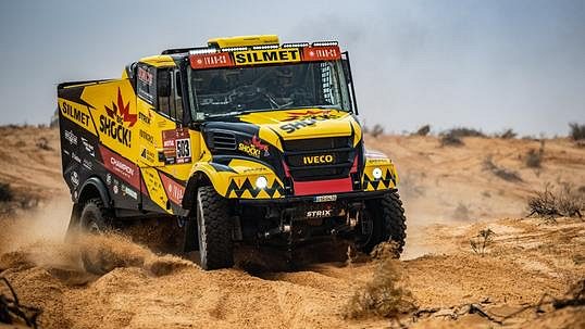 Michek se na Dakaru posunul do elitní desítky, Macík bez brzd odsunul Lopraise