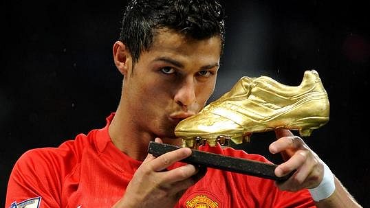 Cristiano Ronaldo returns to Manchester United!